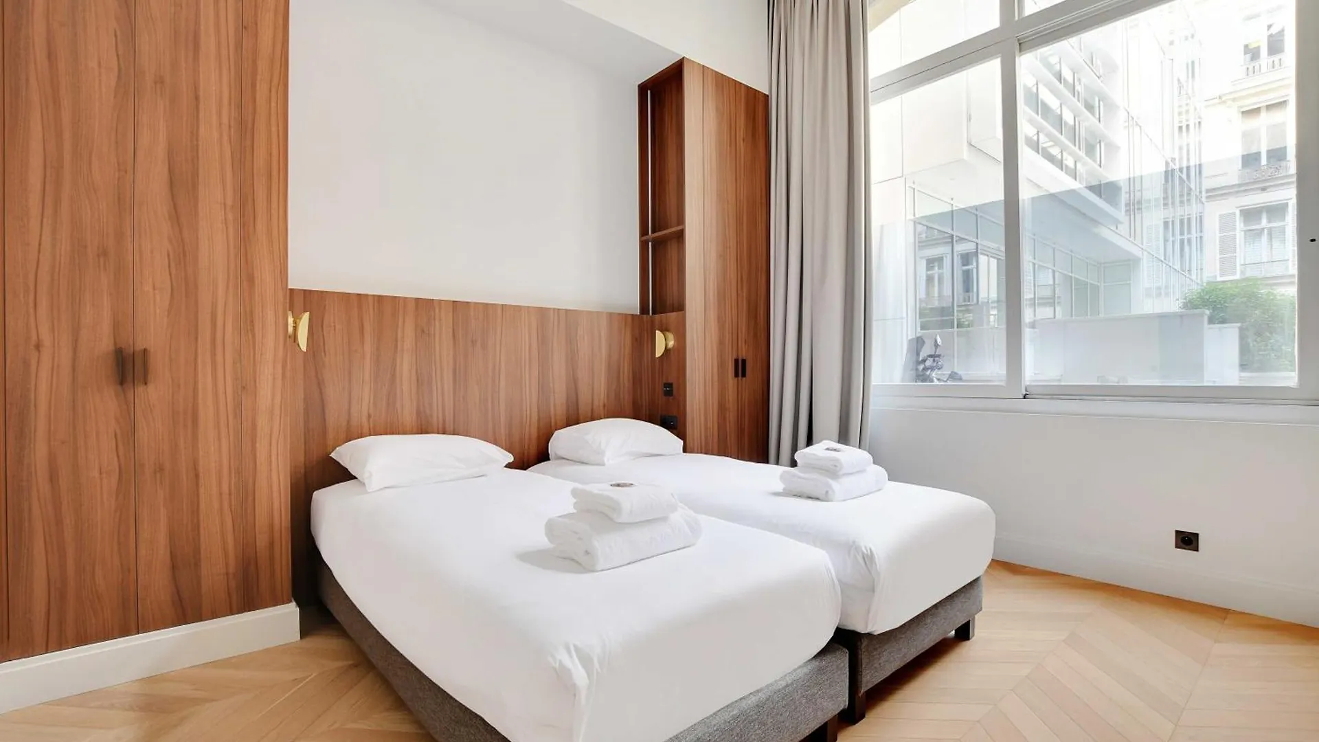 Luxury Apartment - 2Br-4P - Georgev-Champs Elysees Paris France