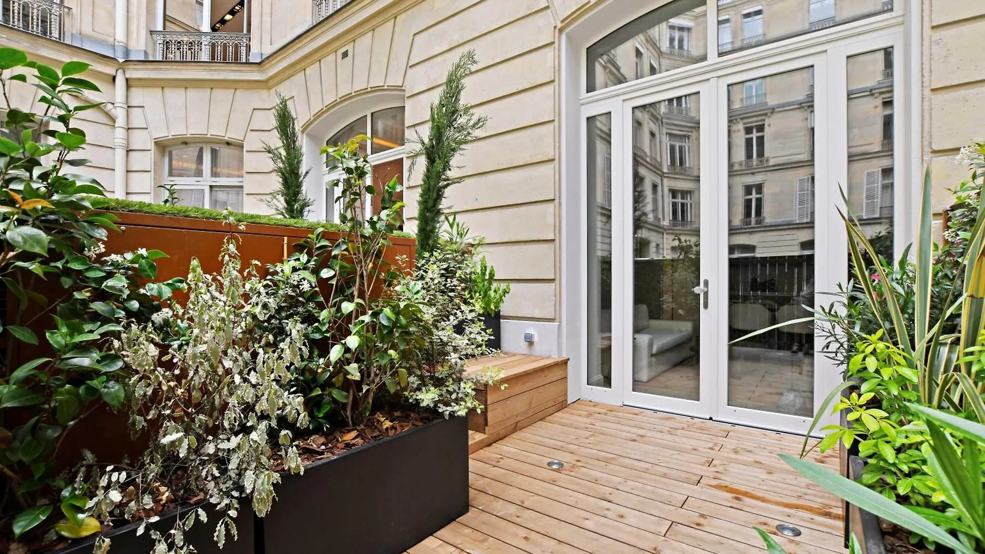 Luxury Apartment - 2Br-4P - Georgev-Champs Elysees Paris France